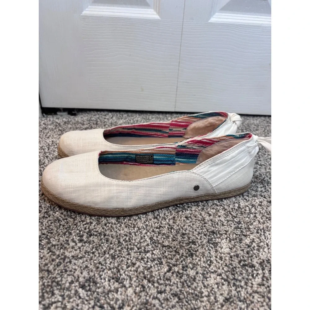 UGG Women's White Canvas Espadrille Flats Tribal Print Lining and Bow Detail 9